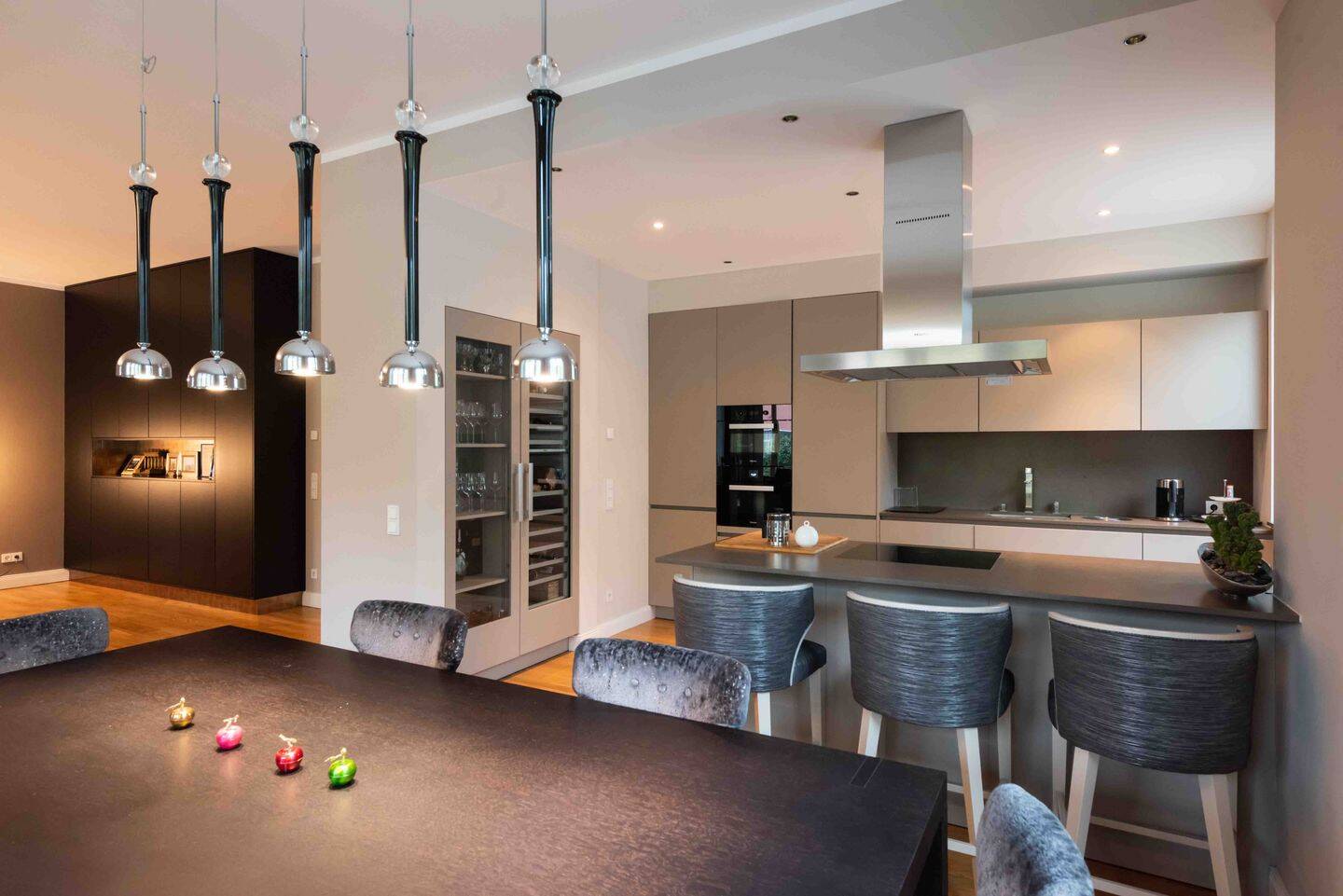 ? Erstbezug nach Sanierung - Luxus-Altbaujuwel mit 95 m², Balkon & 2 Bädern,in Charlottenburg – Berlin – Vorschaubild 3