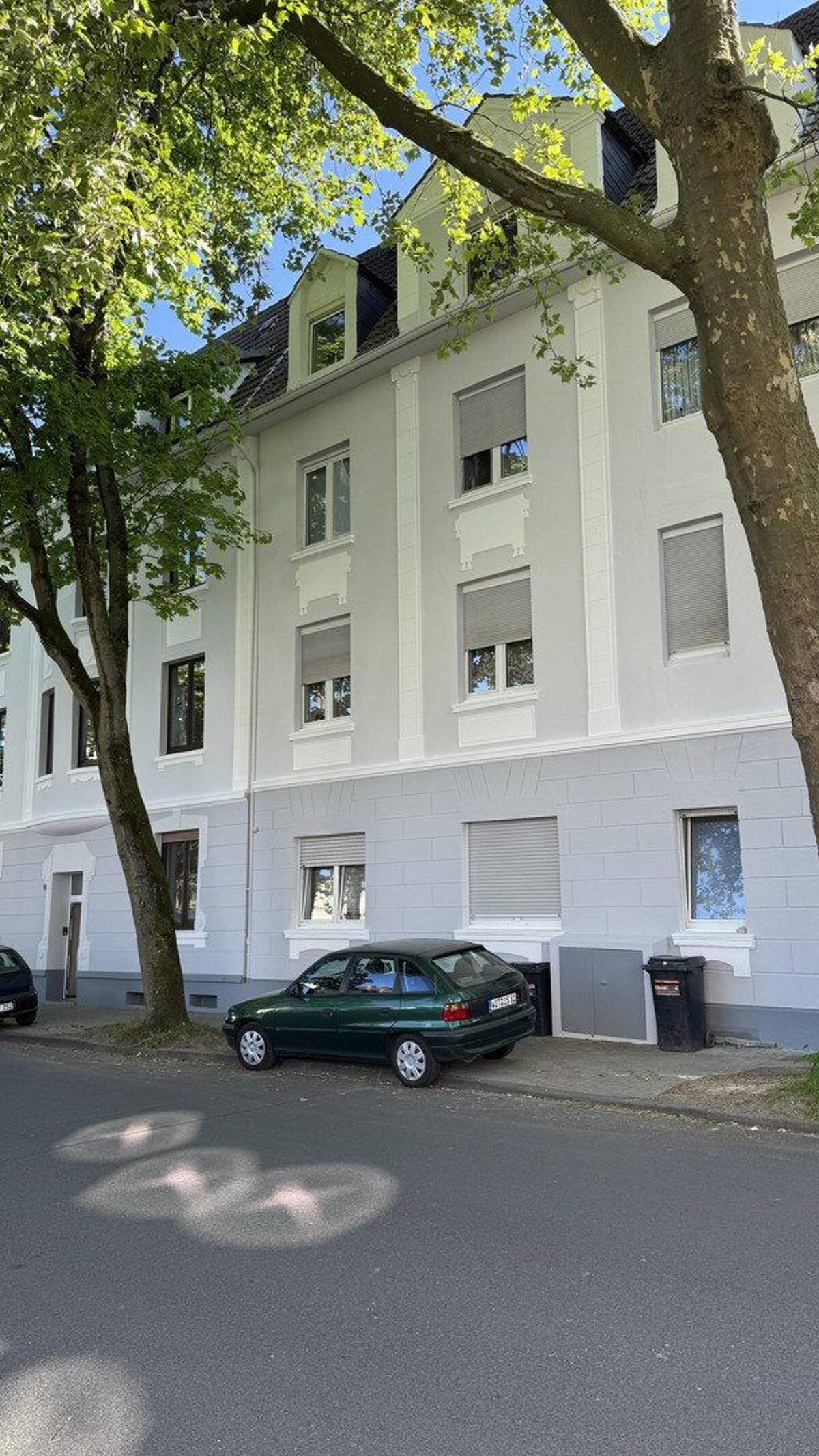 Wohnen mit Charakter: Großzügige 4-Zimmer-Wohnung in Bochum – 44894 Bochum – Bild 1 von 9