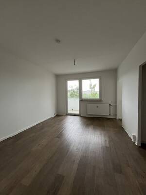 Sanierte 1-Raum-Wohnung mit bodengleicher Dusche und Balkon – 7549 Gera – Vorschaubild 3