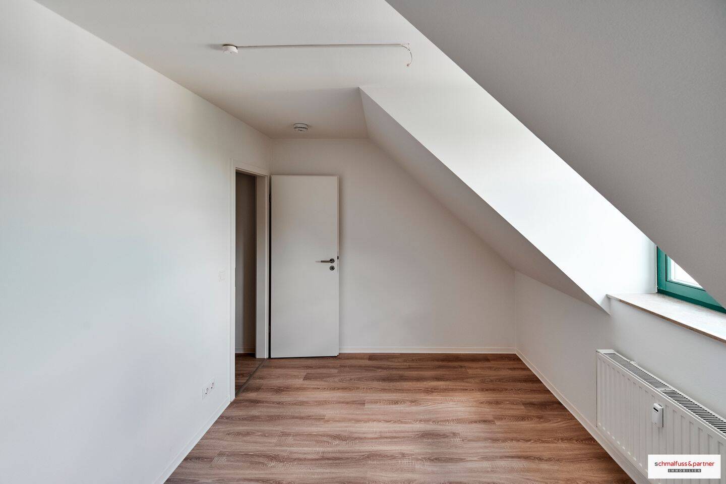 Bezugsfrei: Renovierte 2-Raum-Dachgeschosswohnung mit Balkon in Chemnitz-Schlosschemnitz – Chemnitz – Vorschaubild 9
