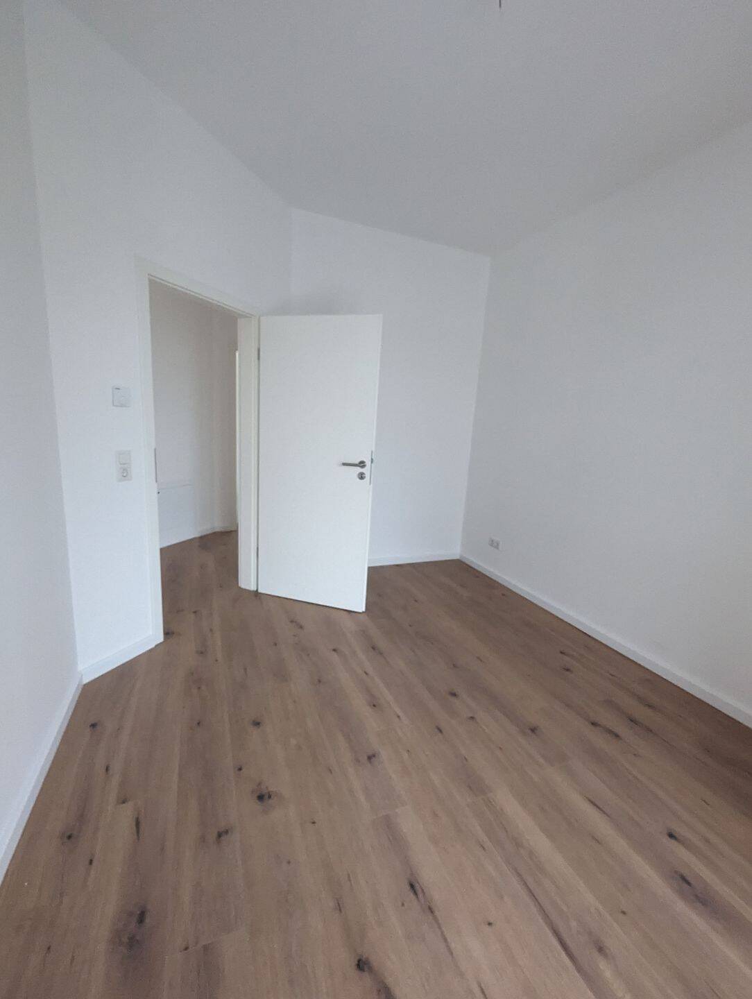 ++++TRAUMWOHNUNG+3 RAUM MIT TERRASSE+BAD M. DUSCHE u. BADEWANNE+FBH+LIFT++UVM.+++ – Leipzig – Vorschaubild 6