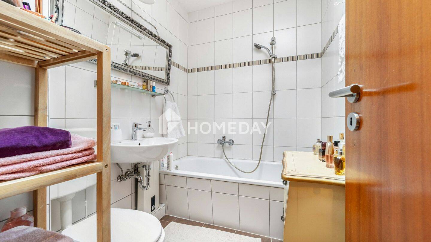 Kapitalanlage mit Ausblick: 2-Zimmer-Dachgeschosswohnung mit Südwest-Balkon und TG-Stellplatz – Hamburg – Vorschaubild 6