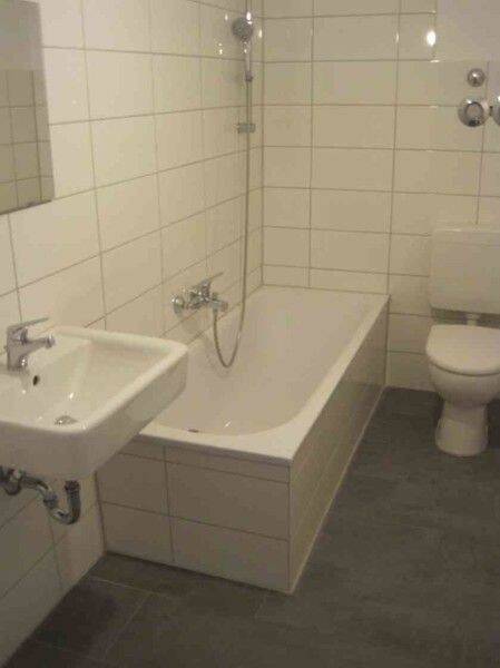 Frisch renovierte 2-Zimmer-Wohnung wartet auf Sie! – Ingolstadt – Vorschaubild 4