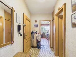 Hier steckt Zukunft drin! 4-Zimmer-Wohnung mit Balkon, Garage und riesigem Potenzial in Karben - OT – 61184 Karben – Vorschaubild 8