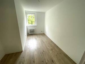 Helle 3-Zimmer-Etagenwohnung mit neuem Badezimmer in Wolfsburg – 38448 Wolfsburg – Vorschaubild 9