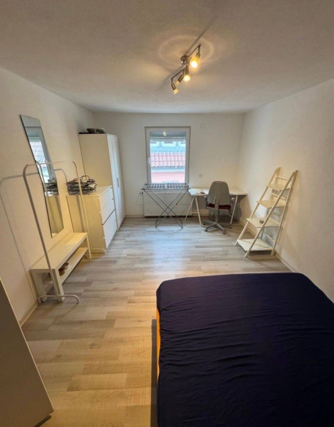 Helles 20 m2 WG Zimmer IN 4ER WG im
