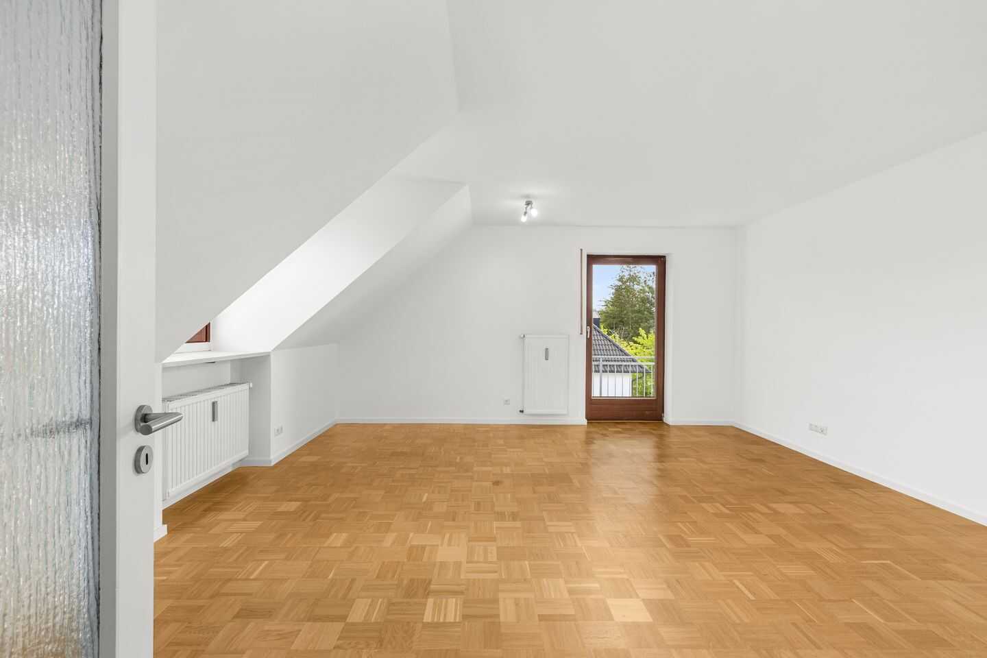 Gepflegte Dachgeschosswohnung in ruhiger Lage | 500m zur Würm & Pasinger Stadtpark – München – Vorschaubild 2