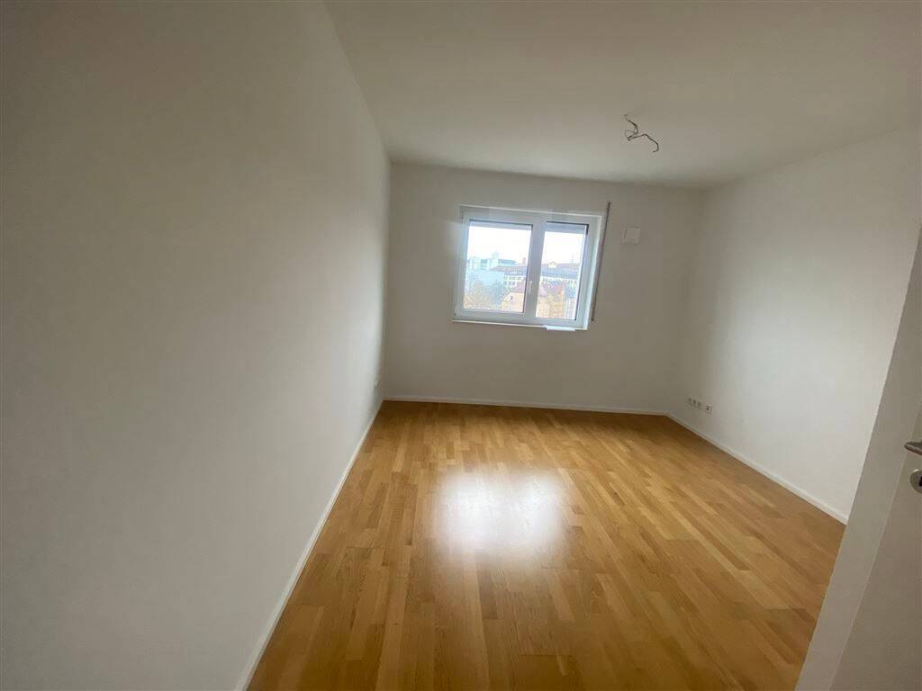 Schöne,helle, Erdgeschosswohnung mit großer Terrasse, EKB, 2x Bäder, Kellerraum – Stuttgart – Vorschaubild 6