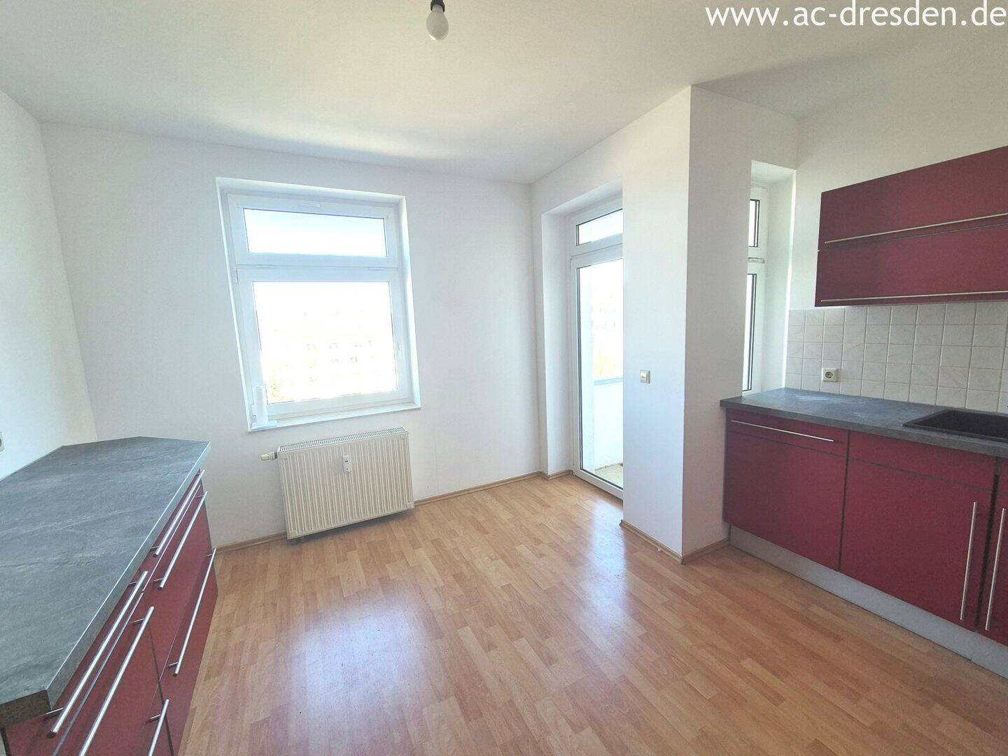 Attraktive 2-Raum-Wohnung mit Einbauküche in einem sanierten Gründerzeithaus, zentrumsnah in Chemnitz – Chemnitz – Vorschaubild 3