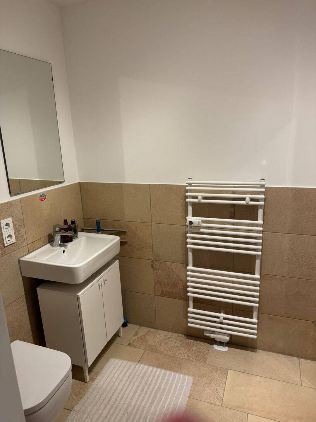 Vollständig möbliertes modernes Studierenden-Apartment in Augsburg Zentrum – Augsburg – Vorschaubild 8