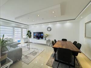 Sehr lichtdurchflutete und gut geschnittene 4 Zimmerwohnung!