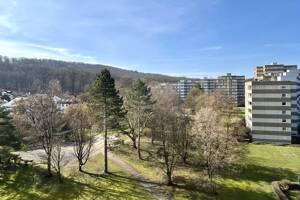 Frei + hell! 2-Zi.-Whg. mit sonnigem Balkon + Aussicht, 6. OG, Aufzug, Stellplatz i. Freien