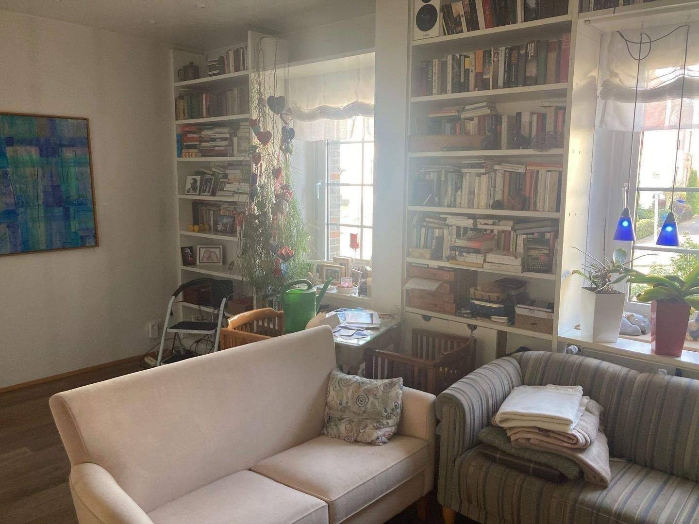 Ansprechende Liegenschaft mit Garage, großer Terrasse , großem Garten u. Nutzfläche im DG (ca. 30 qm) ca. im DG – Mönchengladbach – Vorschaubild 6