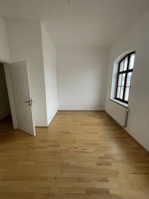 HELLE 2 Raumwohnung mit hochwertiger Ausstattung, Stellplatz und Balkon – 1129 Dresden – Vorschaubild 3