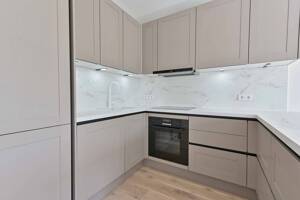 ERSTBEZUG! 3 Zi. Traumwohnung! Eiche Parkett, Großformatfliesen, Einbauküche, Elektro neu etc. – 81243 München – Vorschaubild 5