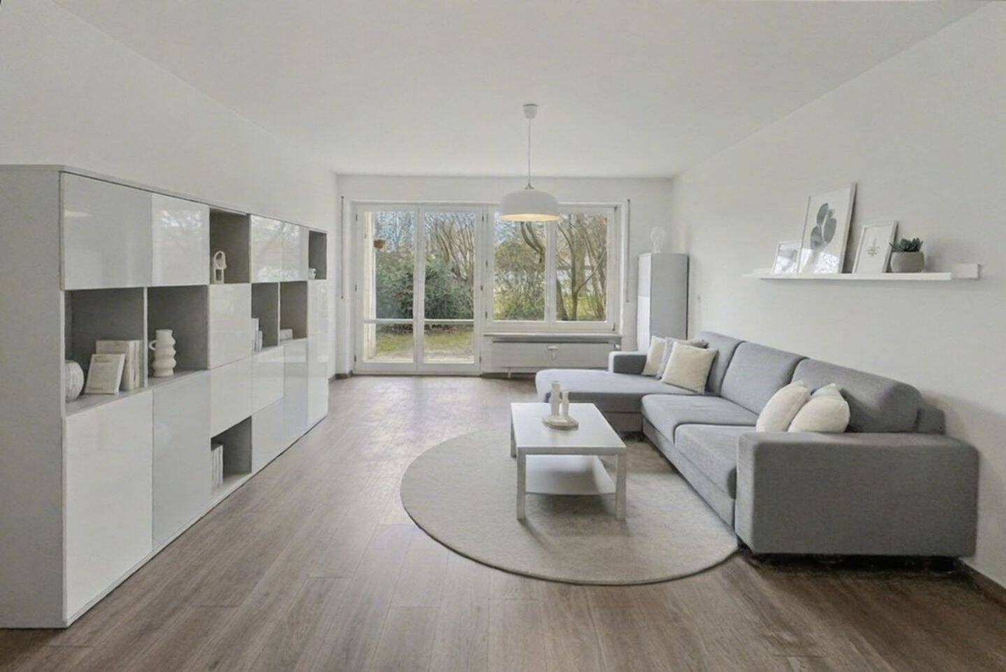 Ideal für Ihre Gestaltungsideen - renovierungsbedürftige 3 Zimmer Terrassenwohnung mit TG-Platz – München – Vorschaubild 2