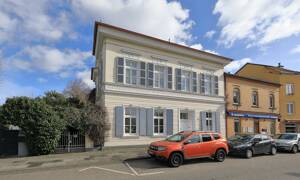 Denkmalgeschützte Villa in direkter Lage zum Rhein mit parkähnlichem Grundstück