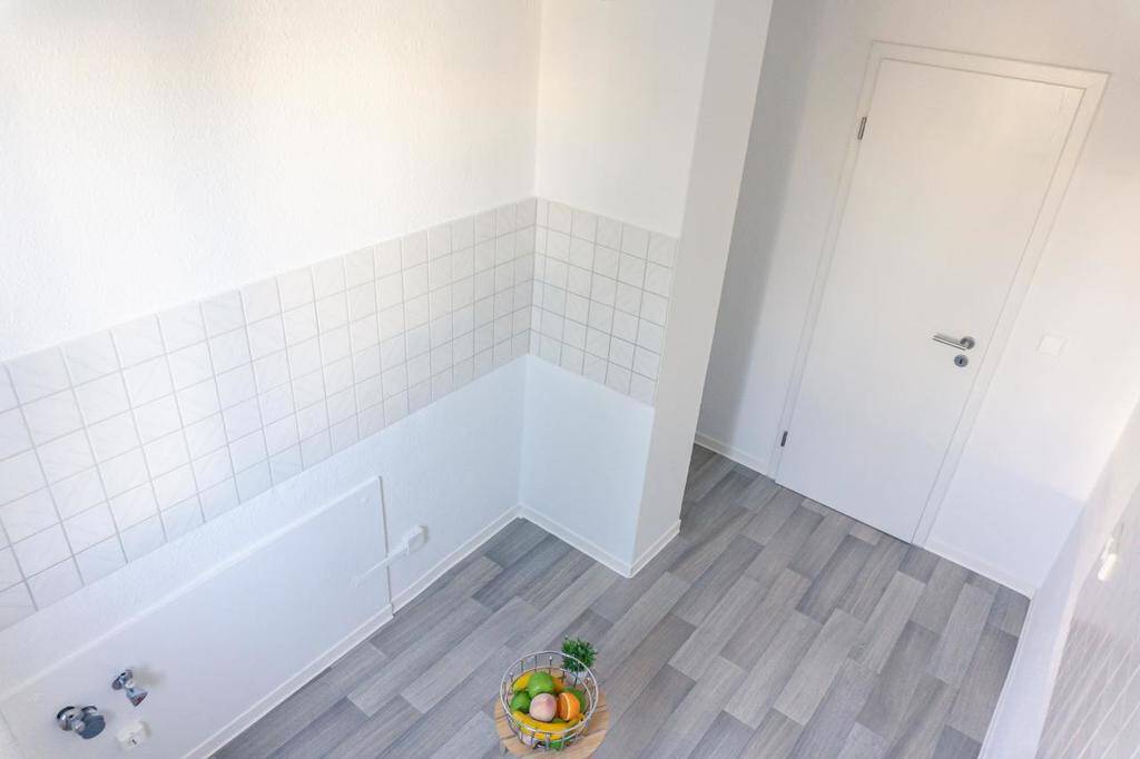NEU sanierte Balkonwohnung in attraktiver Wohnlage – Chemnitz – Vorschaubild 2