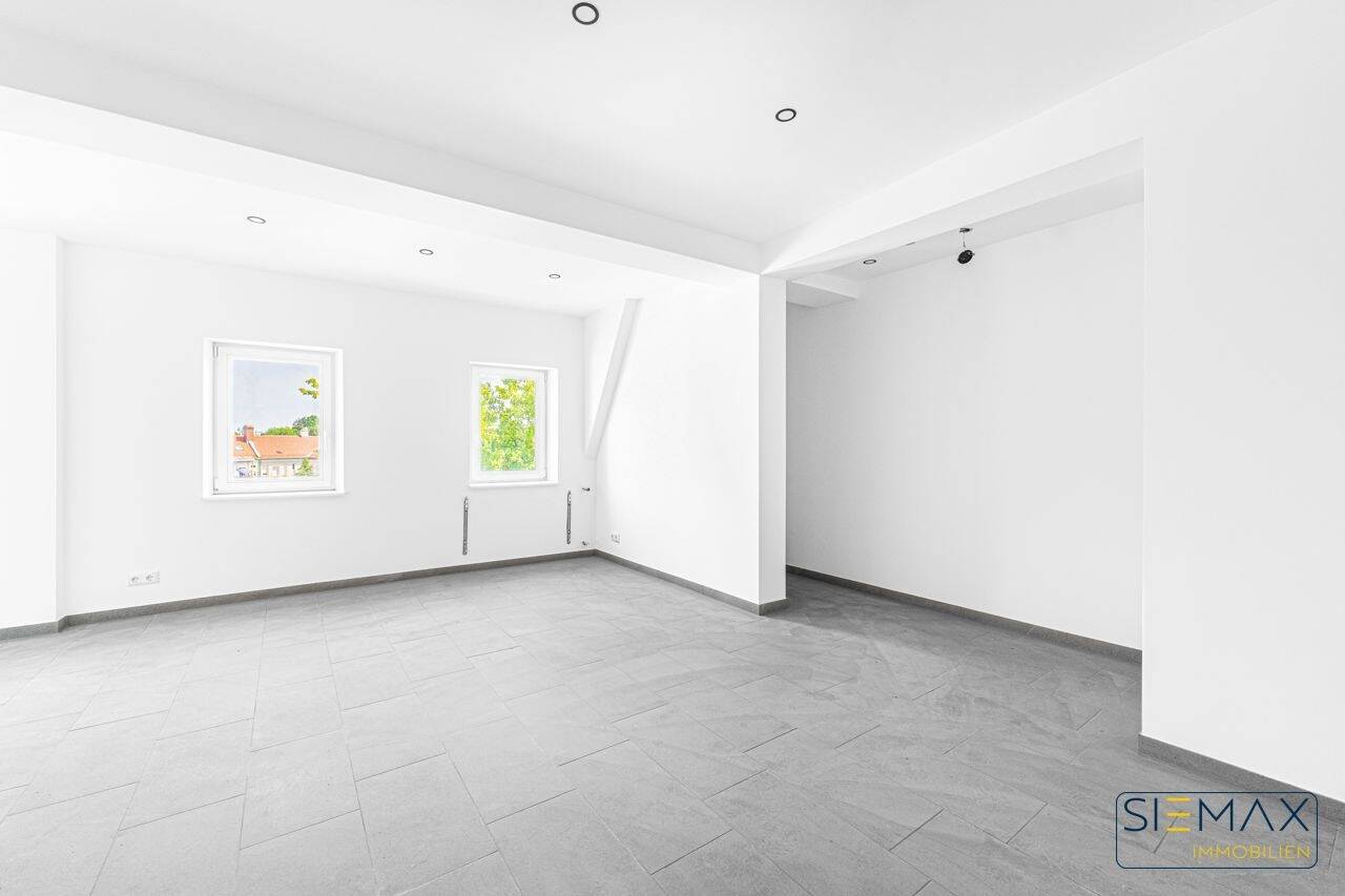 ERSTBEZUG NACH KOMPLETT SANIERUNG 1 ZIMMER DACHWOHNUNG UNTER DENKMALSCHUTZ!