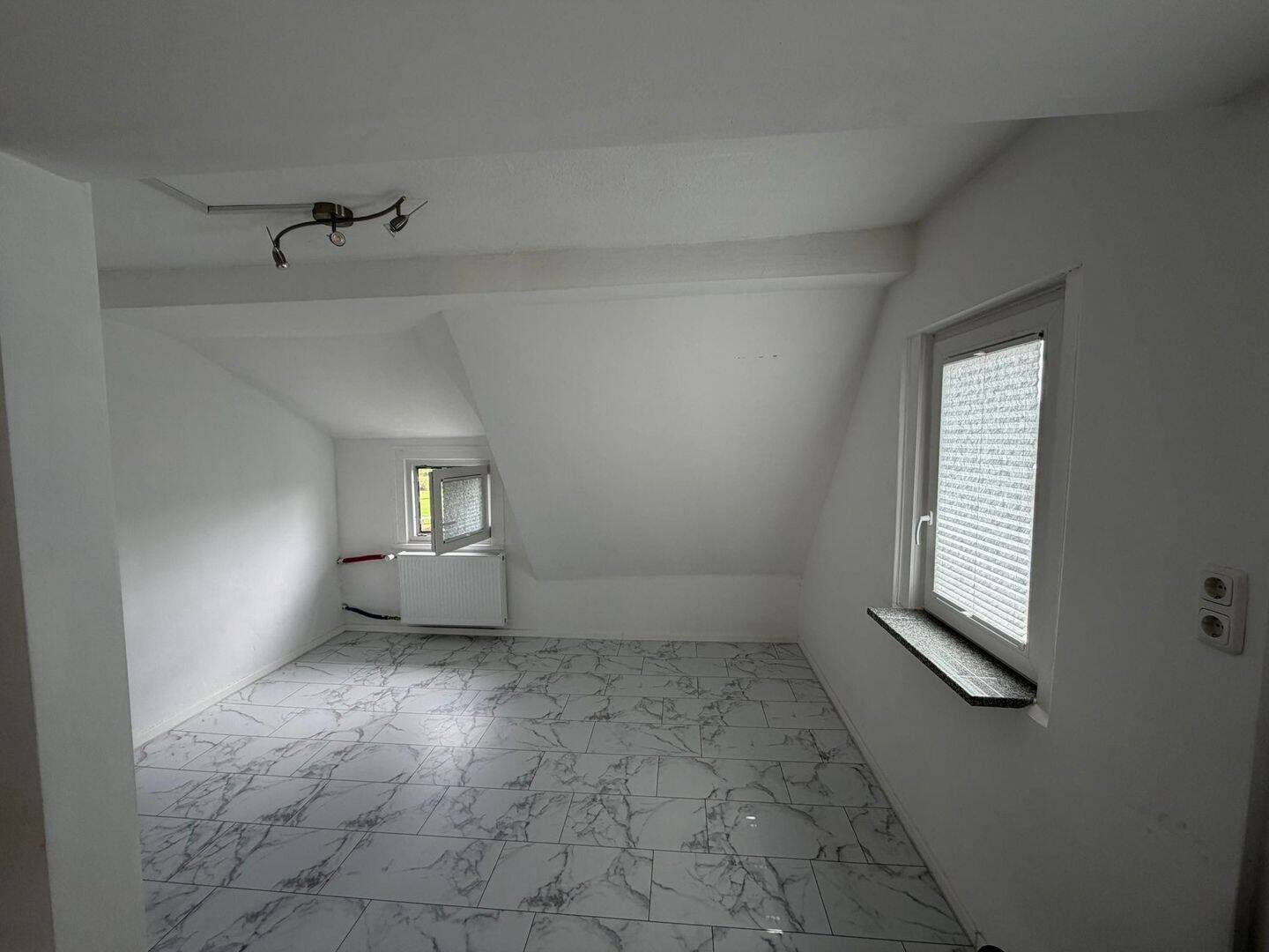 Renoviert und modernisiert: Einzugsbereites Einfamilienhaus in Bad Berleburg-Arfeld! – Bad Berleburg – Vorschaubild 9