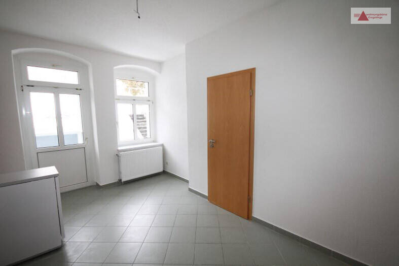 Gepflegtes, voll vermietetes Mehrfamilienhaus in Annaberg-Buchholz: Ruhig, zentral & Stellplätze – Annaberg-Buchholz – Vorschaubild 8