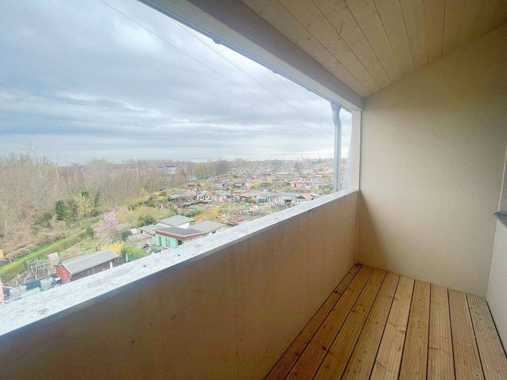 Dachgeschoss ohne Schrägen! + Parkett + Fußbodenheizung + Balkon + Wanne & Dusche + ruhige Lage – Leipzig – Vorschaubild 4