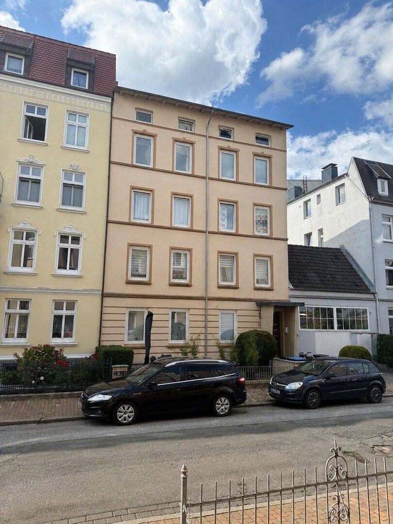 Renditestarkes Mehrfamilienhaus in Lübeck: voll vermietet, mit Ausbaupotenzial