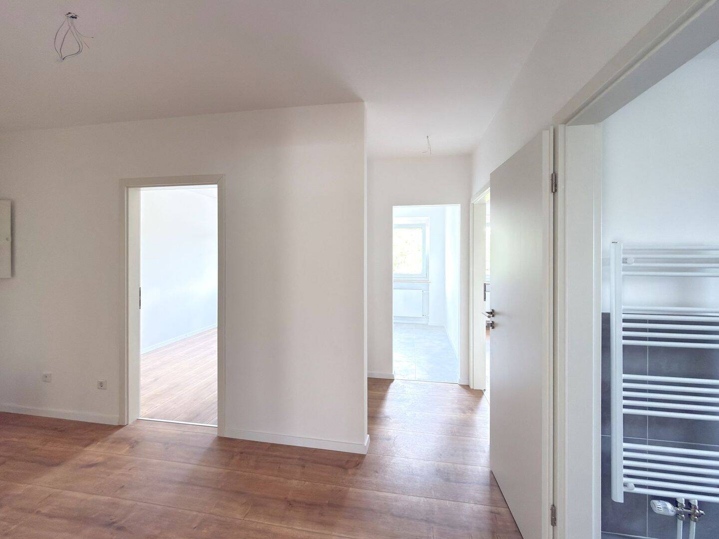 Erstbezug nach Sanierung: Helle 3,5-Zimmer-Wohnung mit Weitblick in zentraler Erlanger Lage