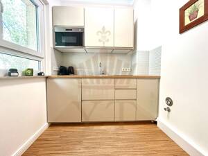 Komplett modernisiertes 1 Zimmer Studio | inkl. EBK & Möblierung | in Berlin-Charlottenburg – 10627 Berlin – Vorschaubild 4