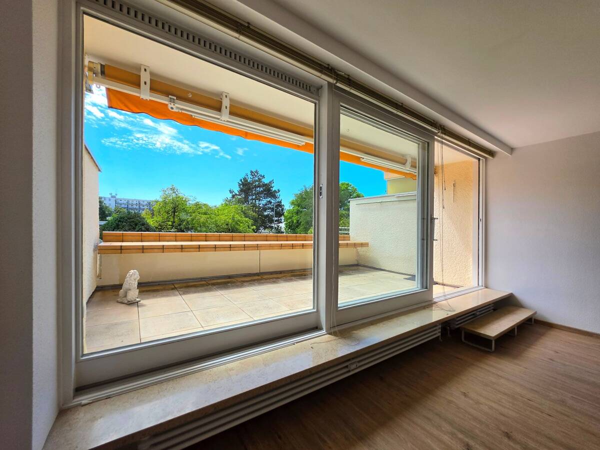 Sonnige Terrassen-Wohnung mit Blick ins Grüne in Perlach – 81737 München – Bild 1 von 9