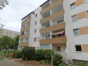 Bezugsfrei - 4 Zimmer Wohnung mit Balkon, offener Küche | Neustädter Feld