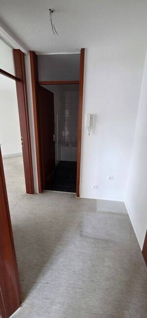 Ihr neues Zuhause in Herrenberg! Schicke, frisch renovierte 2-Zimmer-Wohnung mit Balkon! – 71083 Herrenberg – Vorschaubild 4