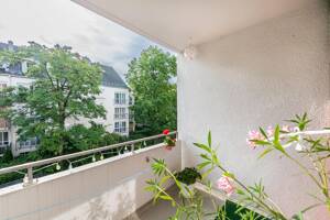 Charmante 1-Zimmer-Wohnung mit Balkon und Tiefgaragenstellplatz in München-Obersendling