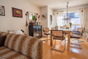 Sehr komfortable City-Wohnung in gesuchter Lage mit Balkon, Loggia, EBK & optionalem TG-Stellplatz. – 61348 Bad Homburg vor der Höhe – Vorschaubild 3