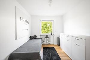 AIGNER - Bezugsfreie 4-Zi.-Wohnung mit durchdachtem Grundriss, West-Balkon und TG-Einzelstellplatz – 81369 München – Vorschaubild 7