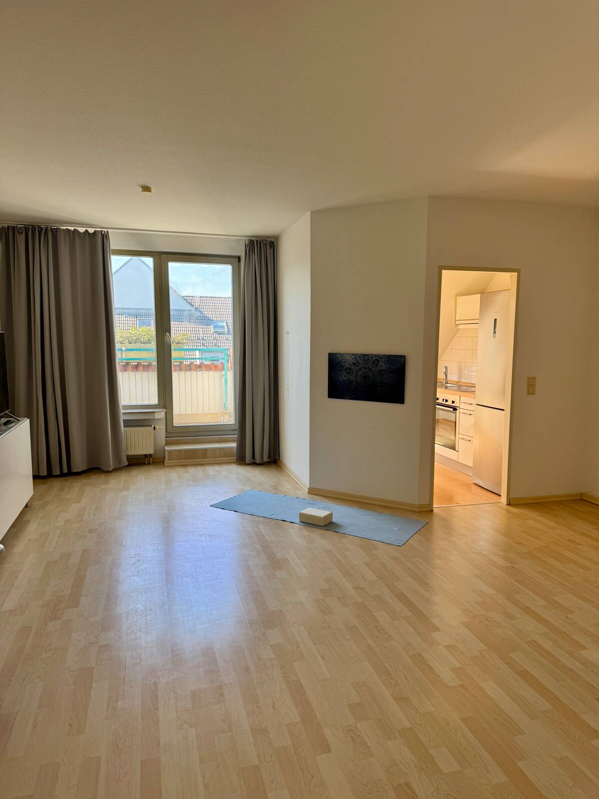 Schöne 2-Zimmer-Dachgeschosswohnung 58 m² – ruhig, grün und günstig! – 40629 Düsseldorf – Bild 1 von 9