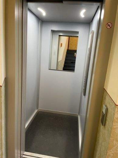 +++ NEUWERTIG +++ Attraktive Wohnung mit Echtholzparkett, Fußbodenheizung, modernem Bad sowie Balkon und Lift – Chemnitz – Vorschaubild 9