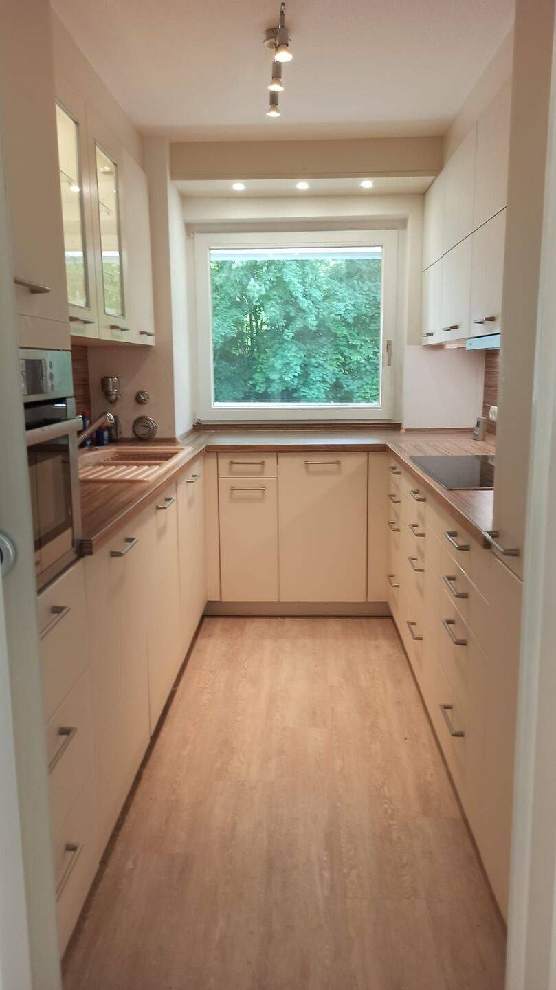 BARRIEREFREI: S-Killesberg: 4. OG, 3,5 Zi., 127 qm Wfl., top-saniert, Kamin, Aufzug, SW-Balkon, Hobbyraum, TG, EBK – Stuttgart – Vorschaubild 8