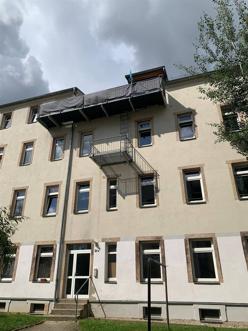 Großzügige Hinterhaus 2-Zimmer mit Laminat, EBK und Wannenbad in uninaher Lage! – Chemnitz – Vorschaubild 2