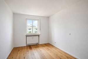 AIGNER - Wohnen auf zwei Etagen: Helle 4-Zimmer-Maisonettewohnung mit Südost-Balkon – 80637 München – Vorschaubild 5