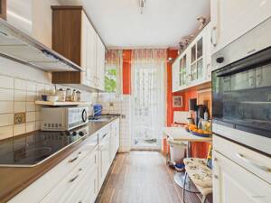 Vermietete Altbau-Perle mit zwei Balkonen, Garage in Relenberg – 70174 Stuttgart – Vorschaubild 3