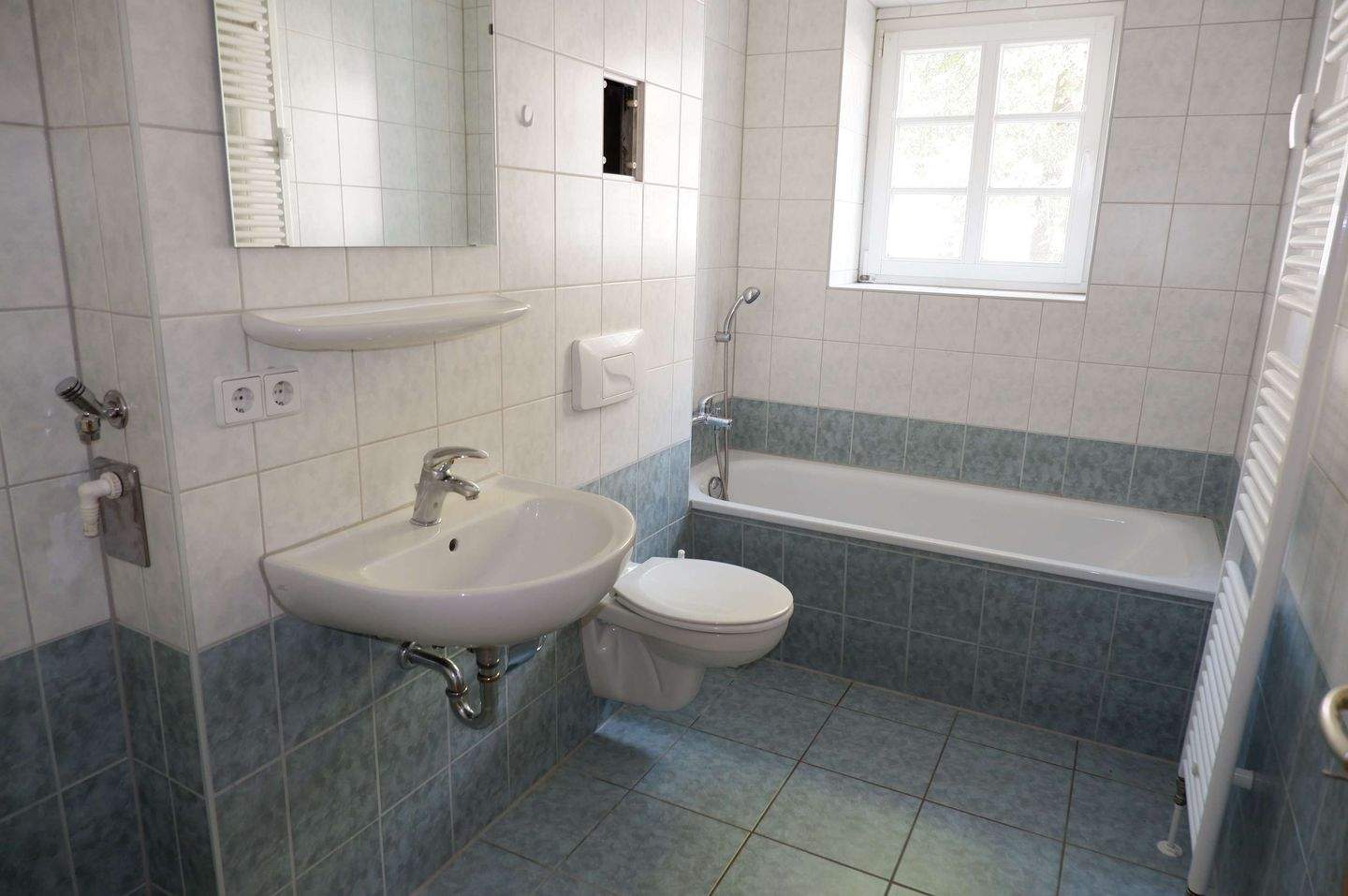 TOP Wohnung - Laminat - Bad mit Fenster / frei ab 1.6.26 – Chemnitz – Vorschaubild 3