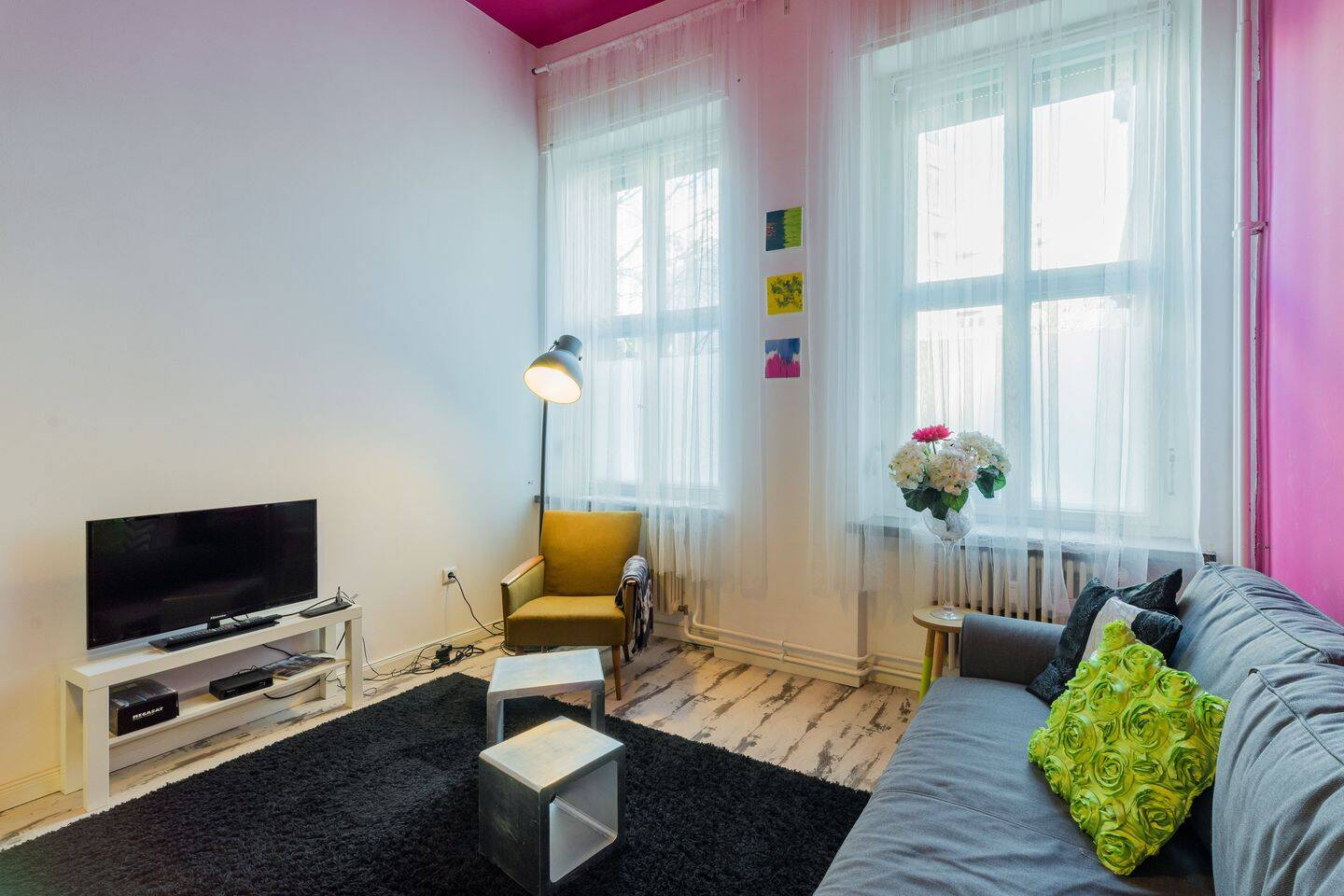 Stilvolle Wohnung im Ikonischen Gebäude – Frankfurter Allee