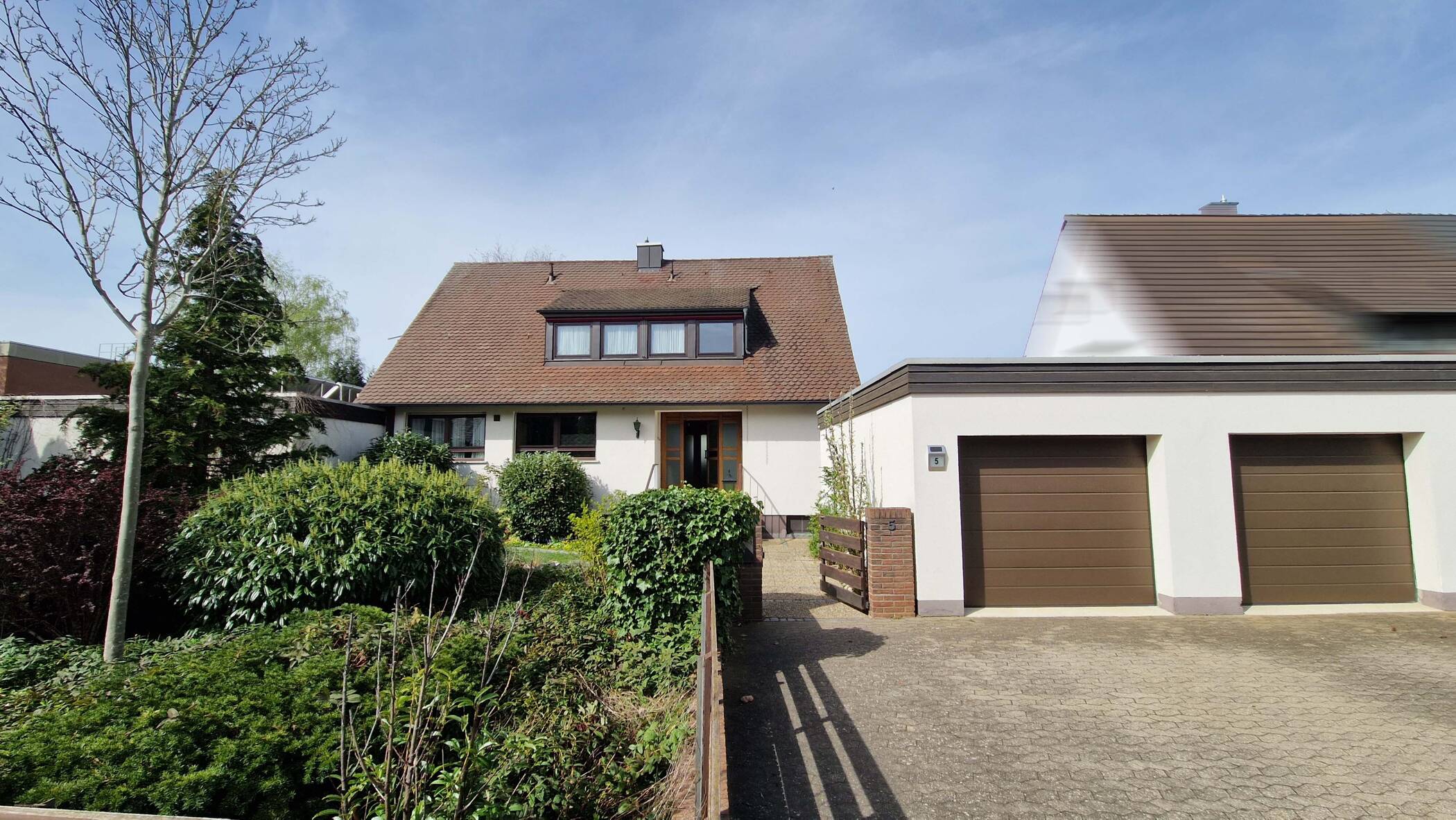 Haus mit parkähnlichem Grundstück zu vermieten – Nürnberg – Vorschaubild 2