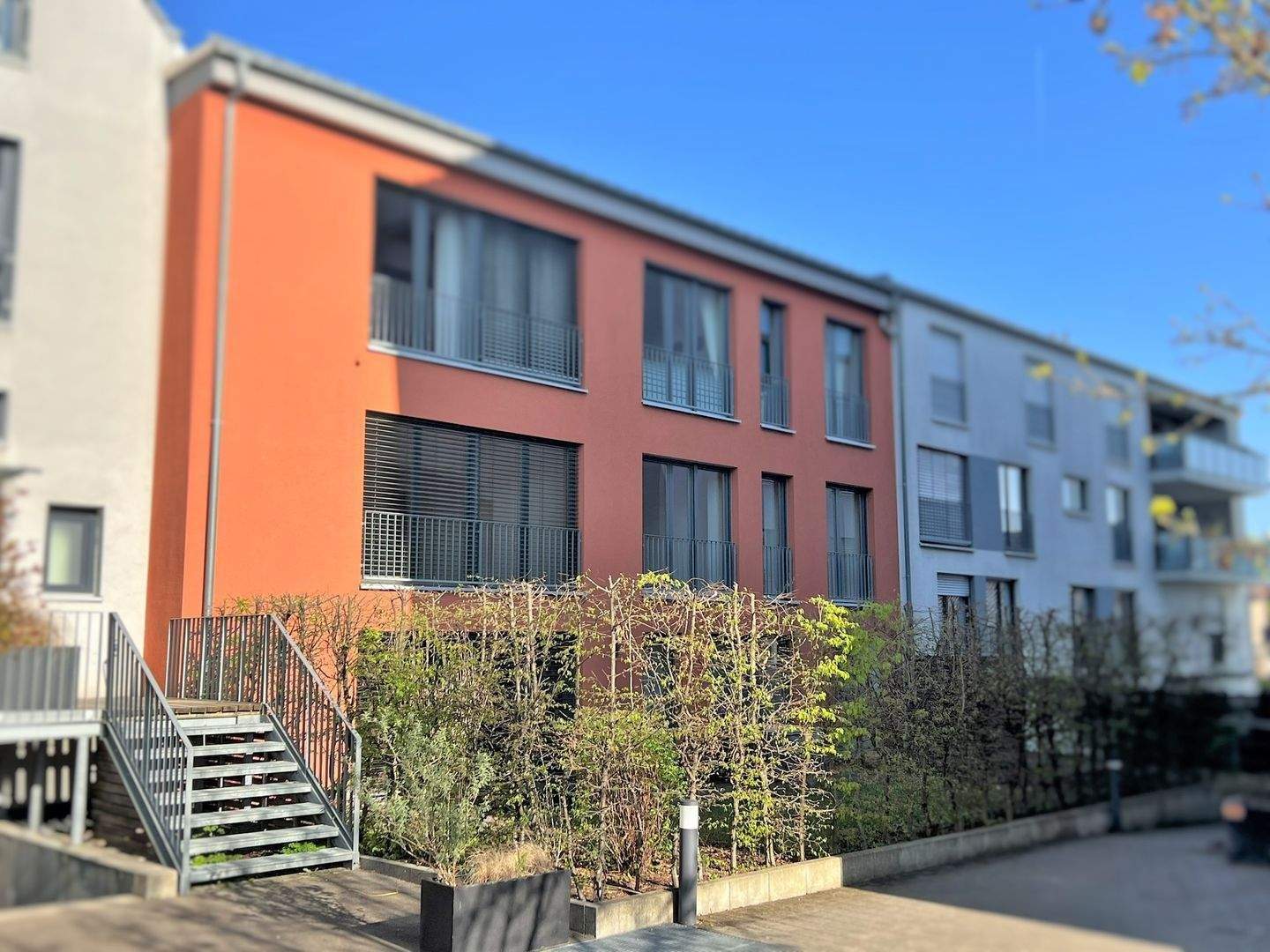 Zeit für das Wesentliche: Sonnige Loft-Wohnung mit gehobener Ausstattung in zentraler, ruhiger Innenhoflage! Kurze Wege zu Deinen Zielen! – Stuttgart – Vorschaubild 2