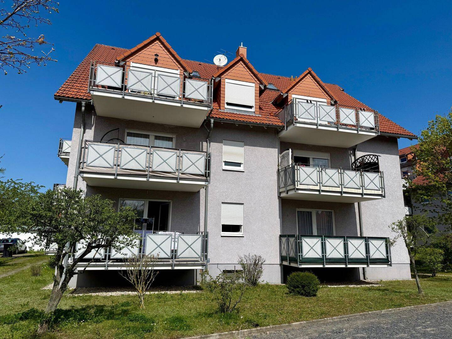 Modernes Wohnen auf 37 m² - mit Balkon und eigenem Stellplatz