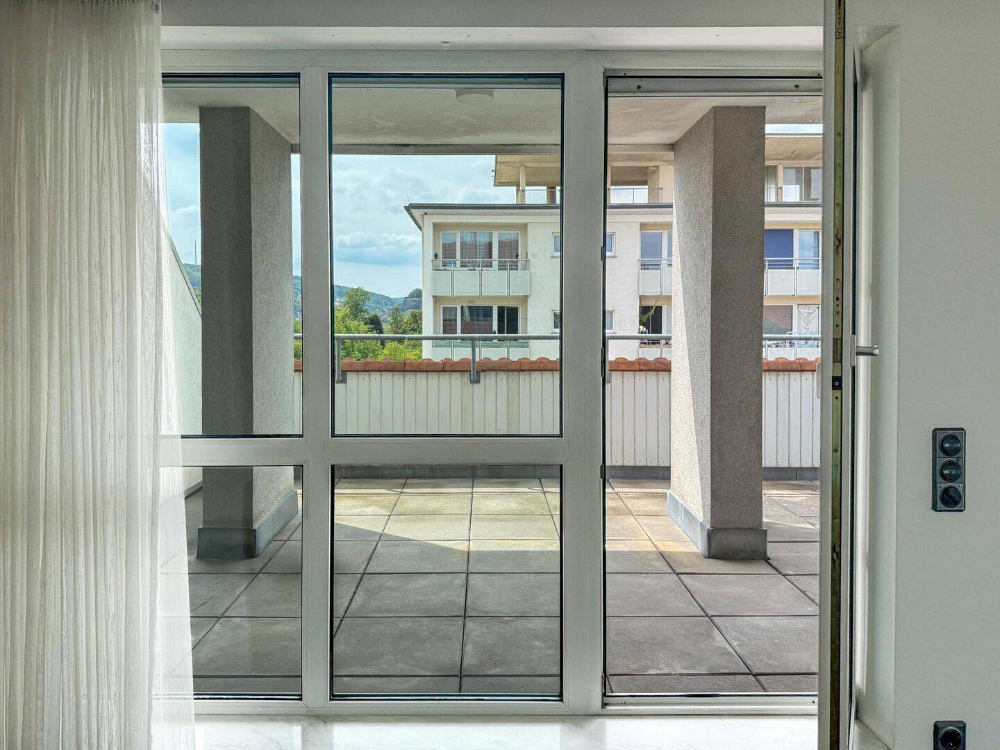 Großzügige 4-Zimmer-Wohnung mit Dachterrasse auf 2 Ebenen – Würzburg – Vorschaubild 4