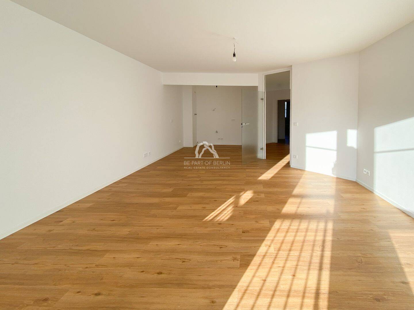 SANIERT | NAHE KURFÜRSTENDAMM | 5.OG | KLEINER BALKON | AUFZUG | 2 ZIMMER | PROVISIONSFREI | – Berlin – Vorschaubild 2