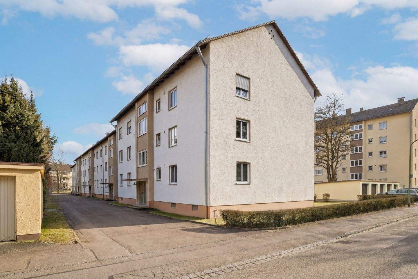 Erbbaurecht: Vermietete 3-Zimmer-Wohnung mit Balkon in Augsburg-Göggingen