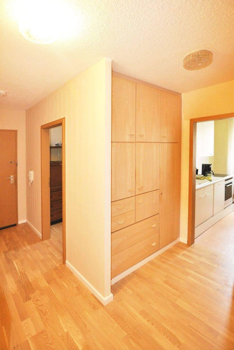 top Infrastruktur, ruhige Lage, auf Wunsch möbliert - NEU IM VERKAUF: 3 Zi.-Wohnung mit Südloggia – München – Vorschaubild 2